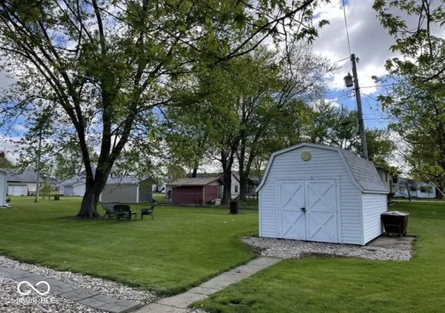 Photo 3 of Single family home for sale at 711 S Madison St, Nappanee, IN 46550 | MLS# 22125267 | Listing updated on 2026-09-21