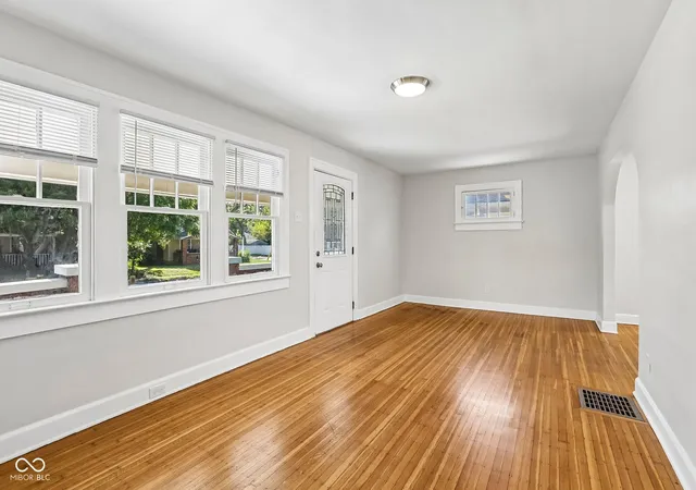 Photo 4 of Single family home for sale at 228 S Arlington Ave, Indianapolis, IN 46219 | MLS# 22125274 | Listing updated on 2026-09-10