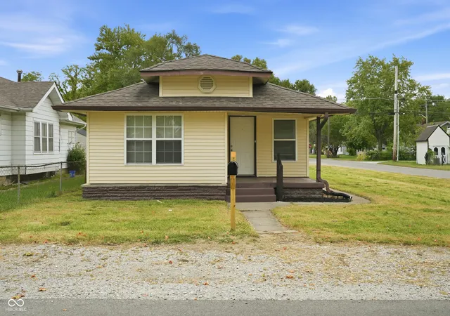 Photo 1 of Single family home for sale at 731 Manhattan Ave, Indianapolis, IN 46241 | MLS# 22125275 | Listing updated on 2026-09-30