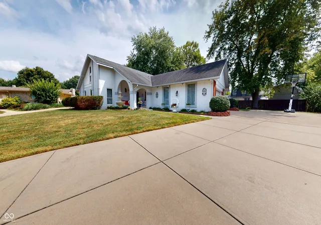 Photo 3 of Single family home for sale at 611 Sun Valley Ct, Indianapolis, IN 46217 | MLS# 22125287 | Listing updated on 2026-09-12