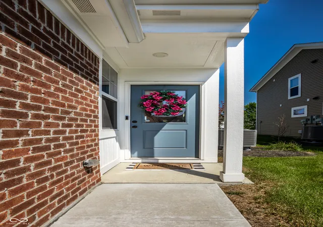Photo 2 of Condo for sale at 10348 River Park Way, Indianapolis, IN 46234 | MLS# 22125310 | Listing updated on 2026-10-01