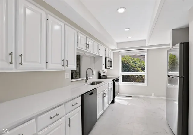Photo 3 of Condo for sale at 328 Sandbrook Dr, Noblesville, IN 46062 | MLS# 22125311 | Listing updated on 2026-09-21