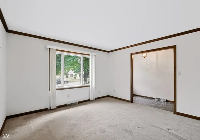 Photo 2 of Single family home for sale at 620 S Ashbourne Ln, Greenwood, IN 46142 | MLS# 22125313 | Listing updated on 2026-09-11