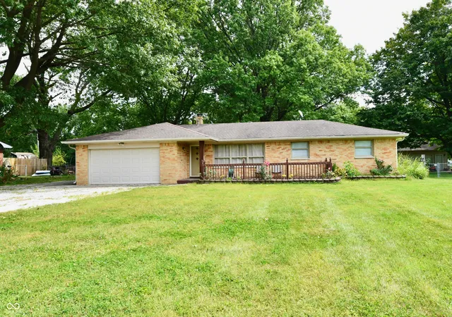 Photo 2 of Single family home for sale at 2051 N Avon, Avon, IN 46123 | MLS# 22125335 | Listing updated on 2026-09-13