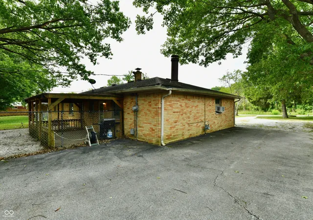 Photo 4 of Single family home for sale at 2051 N Avon, Avon, IN 46123 | MLS# 22125335 | Listing updated on 2026-10-28