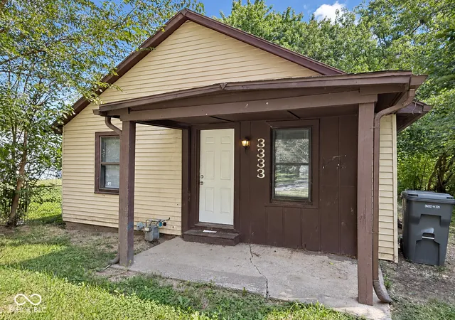 Photo 2 of Sale Pending at 3333 S Rybolt Ave, Indianapolis, IN 46221 | MLS# 22125350 | Listing updated on 2026-10-05