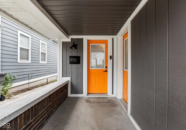 Photo 3 of Single family home for sale at 25 E Minnesota St, Indianapolis, IN 46225 | MLS# 22125357 | Listing updated on 2026-09-11