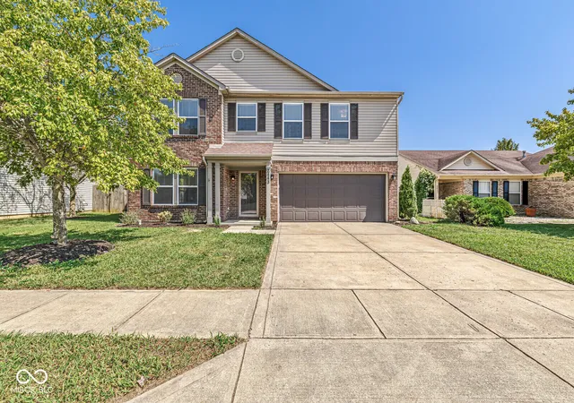 Photo 2 of Single family home for sale at 2443 Windsor Pl, Plainfield, IN 46168 | MLS# 22125360 | Listing updated on 2026-09-12
