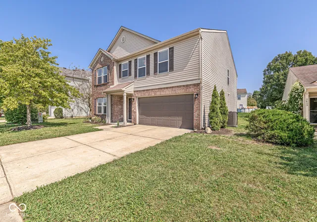 Photo 3 of Single family home for sale at 2443 Windsor Pl, Plainfield, IN 46168 | MLS# 22125360 | Listing updated on 2026-09-12