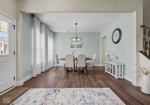 Photo 3 of Single family home for sale at 1304 Glen Cyn Dr, Greenwood, IN 46143 | MLS# 22125364 | Listing updated on 2026-09-15