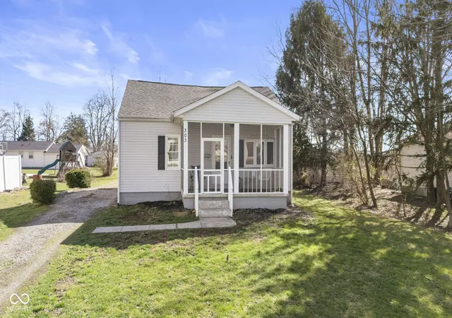 Photo 2 of Single family home for sale at 303 N Park Ave, Crothersville, IN 47229 | MLS# 22125369 | Listing updated on 2026-09-10