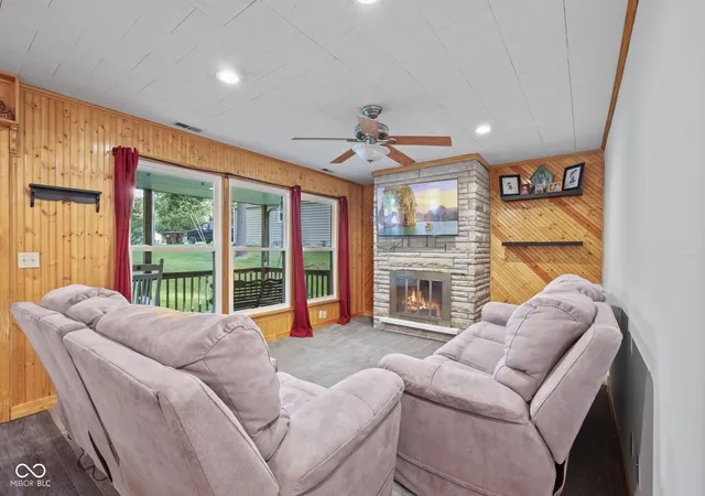 Photo 3 of Single family home for sale at 6983 Lemur Dr, Nineveh, IN 46164 | MLS# 22125398 | Listing updated on 2026-09-25