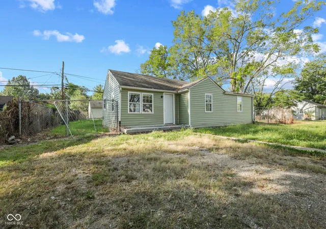 Photo 2 of Single family home for sale at 4705 Prospect St, Indianapolis, IN 46203 | MLS# 22125399 | Listing updated on 2026-09-11