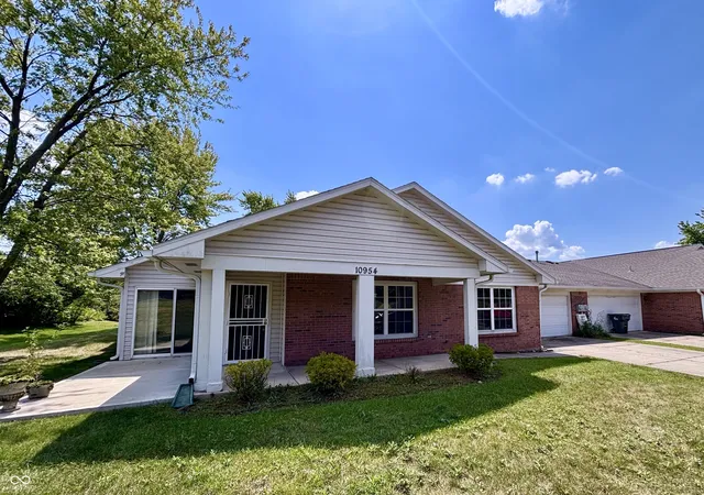 Condo for sale at 10954 Cape Coral Ln, Indianapolis, IN 46229 | MLS# 22125415