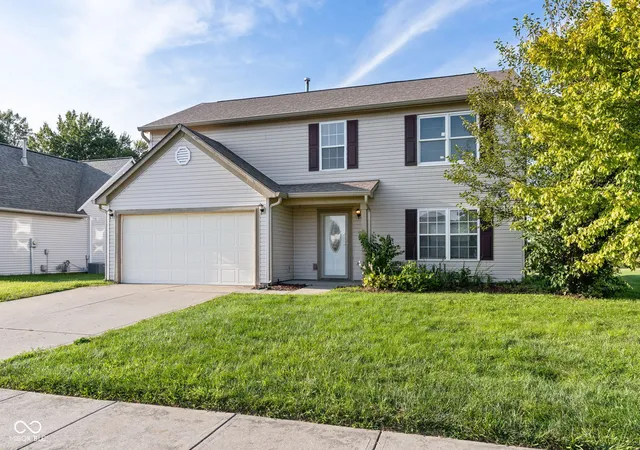 Photo 2 of Single family home for sale at 11836 Valley Crk N Dr, Indianapolis, IN 46229 | MLS# 22125426 | Listing updated on 2026-09-21