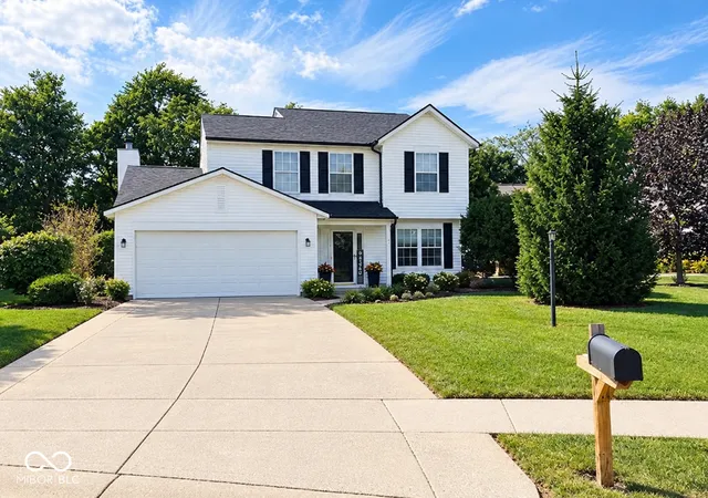 Photo 1 of Sale Pending at 6 Candlewood Ct, Brownsburg, IN 46112 | MLS# 22125440 | Listing updated on 2026-10-08