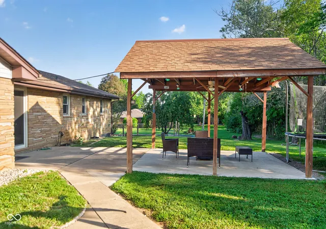 Photo 3 of Single family home for sale at 2150 N Bilbrey Ln, Anderson, IN 46011 | MLS# 22125444 | Listing updated on 2026-09-23