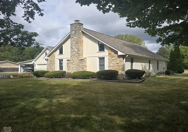 Photo 2 of Single family home for sale at 7022 W Ivy Ln, New Palestine, IN 46163 | MLS# 22125448 | Listing updated on 2026-09-19