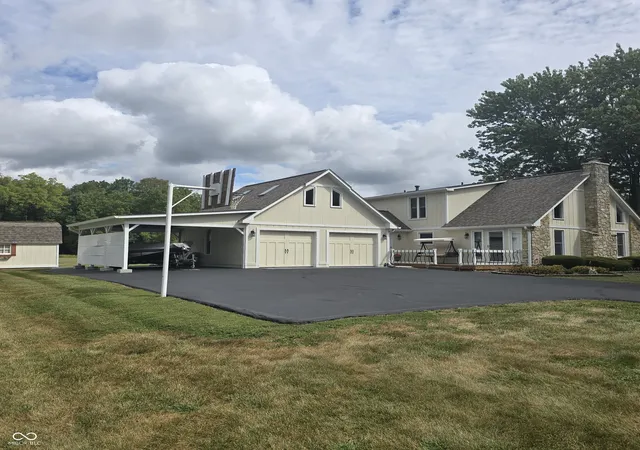 Photo 3 of Single family home for sale at 7022 W Ivy Ln, New Palestine, IN 46163 | MLS# 22125448 | Listing updated on 2026-09-19