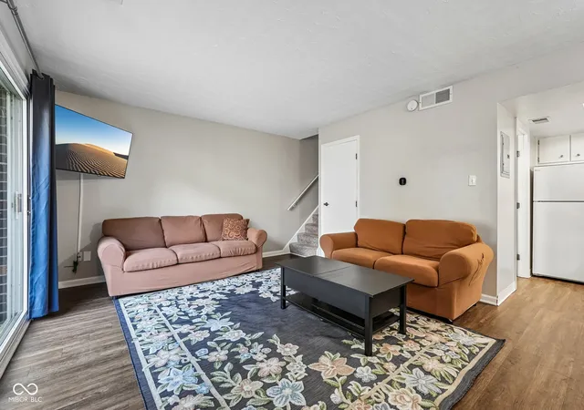 Photo 4 of Condo for sale at 3962 Braddock Rd, Indianapolis, IN 46268 | MLS# 22125454 | Listing updated on 2026-10-23