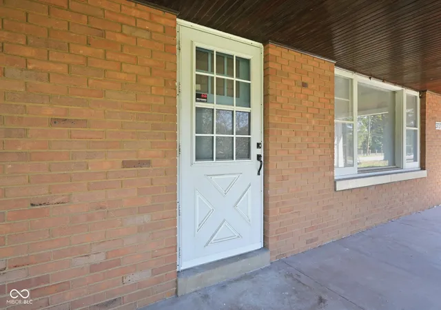 Photo 3 of Single family home for sale at 3737 S Meridian St, Indianapolis, IN 46217 | MLS# 22125455 | Listing updated on 2026-09-22