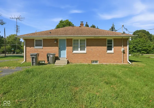 Photo 4 of Single family home for sale at 3737 S Meridian St, Indianapolis, IN 46217 | MLS# 22125455 | Listing updated on 2026-09-22