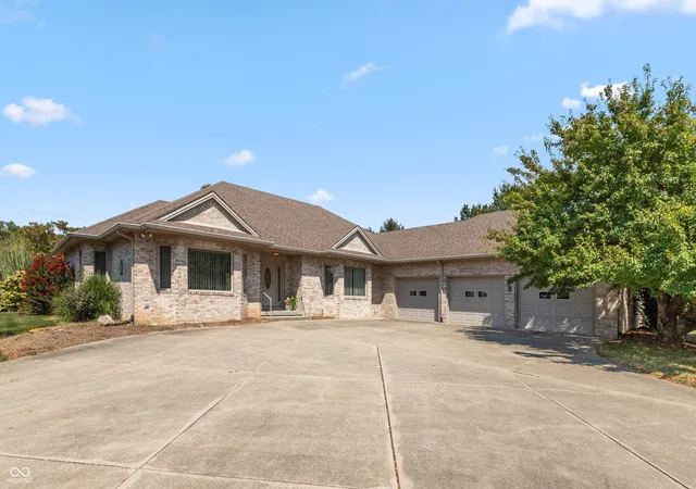 Single family home for sale at 505 Kelly Dr, Brownstown, IN 47220 | MLS# 22125467