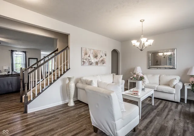 Photo 4 of Single family home for sale at 4426 Eagleridge Ln, Zionsville, IN 46077 | MLS# 22125474 | Listing updated on 2026-10-29