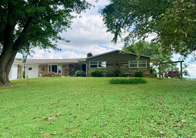 Photo 2 of Single family home for sale at 1644 W County Rd 100 N, Greencastle, IN 46135 | MLS# 22125477 | Listing updated on 2026-09-15