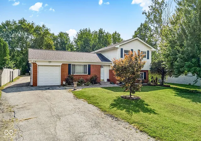 Photo 3 of Single family home for sale at 6239 Hardegan St, Indianapolis, IN 46227 | MLS# 22125479 | Listing updated on 2026-09-27