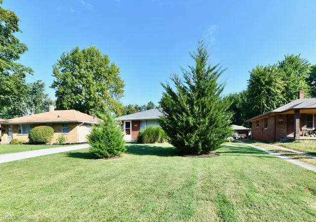 Photo 4 of Sale Pending at 6102 East 14th, Indianapolis, IN 46219 | MLS# 22125484 | Listing updated on 2026-10-17