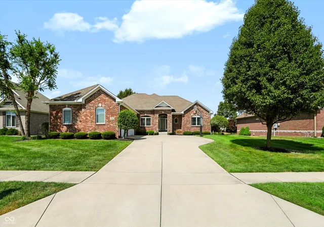 Photo 2 of Single family home for sale at 1812 Golden Fld Dr, Greenwood, IN 46143 | MLS# 22125485 | Listing updated on 2026-09-15