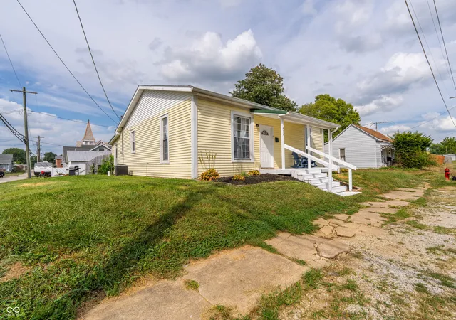 Photo 3 of Single family home for sale at 430 Mill St, Hope, IN 47246 | MLS# 22125503 | Listing updated on 2026-09-12