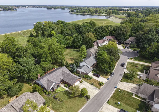 Photo 2 of Single family home for sale at 620 Heatherwood Ct, Noblesville, IN 46062 | MLS# 22125523 | Listing updated on 2026-09-26