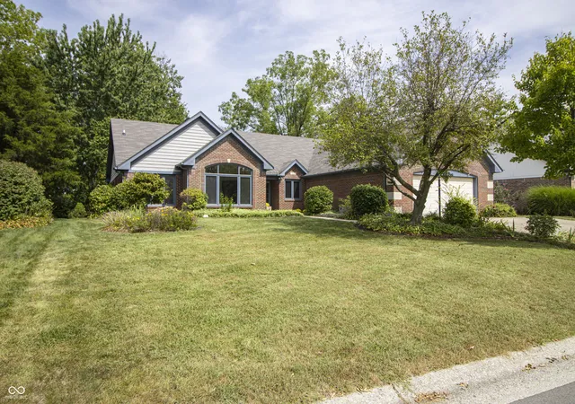 Photo 3 of Single family home for sale at 620 Heatherwood Ct, Noblesville, IN 46062 | MLS# 22125523 | Listing updated on 2026-09-26
