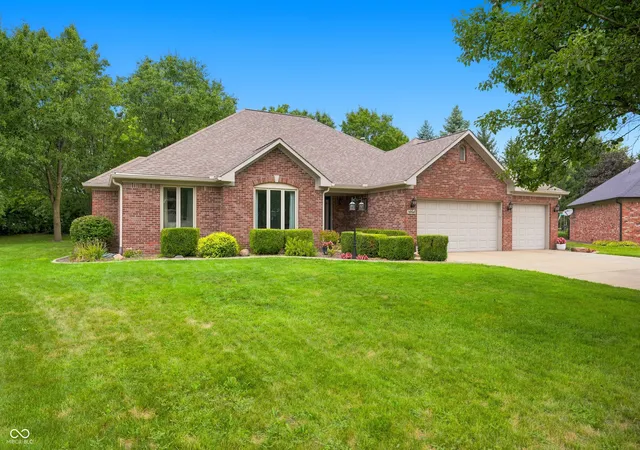 Photo 2 of Sale Pending at 1050 Sequoia Trl, Avon, IN 46123 | MLS# 22125526 | Listing updated on 2026-09-14