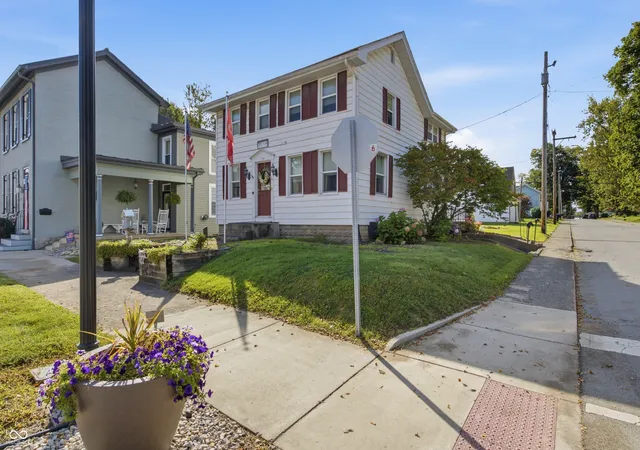 Photo 2 of Single family home for sale at 139 W Main St, Centerville, IN 47330 | MLS# 22125544 | Listing updated on 2026-10-17