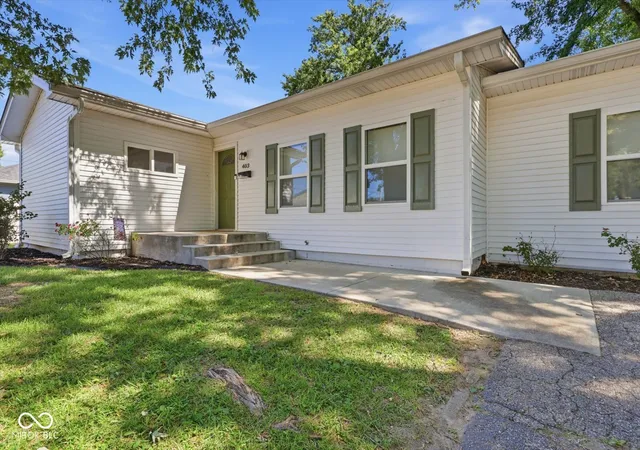 Photo 2 of Single family home for sale at 403 S Main St, Edinburgh, IN 46124 | MLS# 22125550 | Listing updated on 2026-09-25