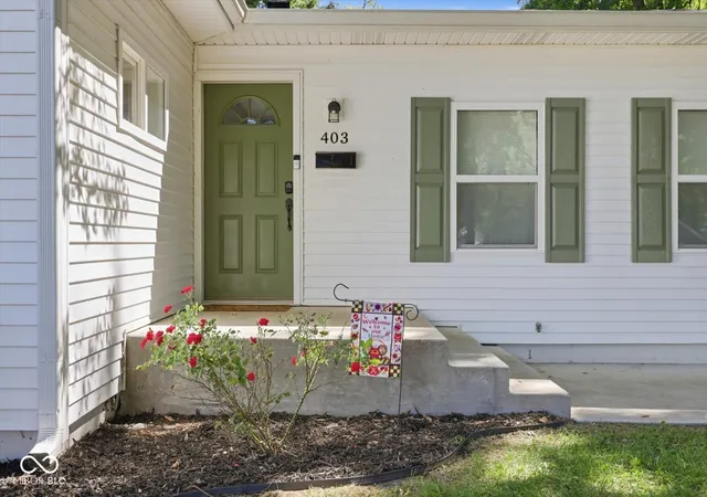 Photo 3 of Single family home for sale at 403 S Main St, Edinburgh, IN 46124 | MLS# 22125550 | Listing updated on 2026-09-25