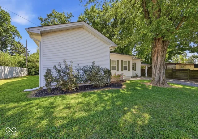 Photo 4 of Single family home for sale at 403 S Main St, Edinburgh, IN 46124 | MLS# 22125550 | Listing updated on 2026-09-25