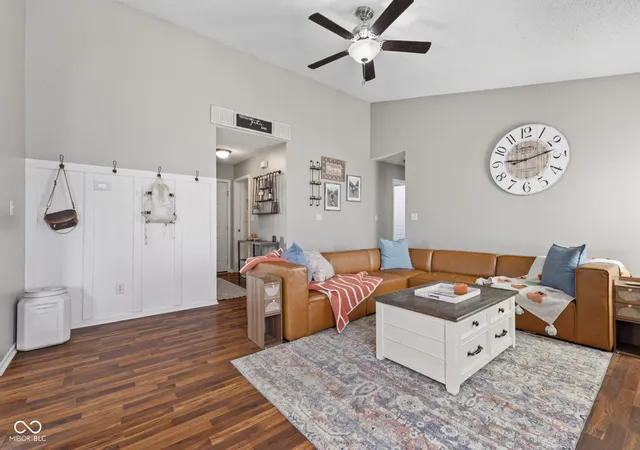 Photo 4 of Single family home for sale at 9925 Cedarstone Ln, Avon, IN 46123 | MLS# 22125562 | Listing updated on 2026-09-21