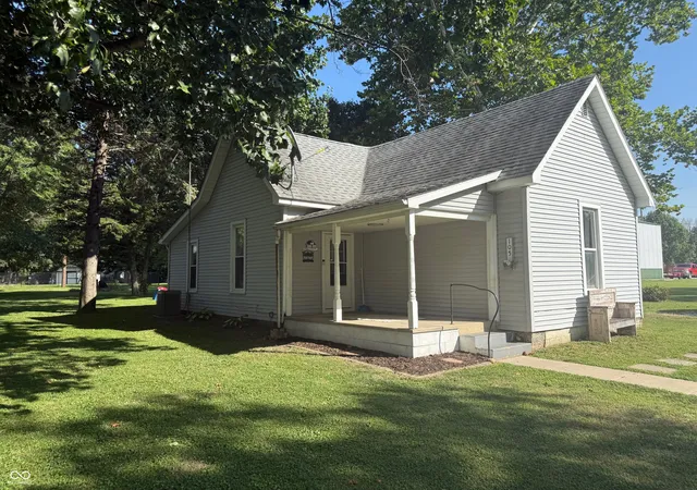 Single family home for sale at 105 S Walnut St, Roachdale, IN 46172 | MLS# 22125564