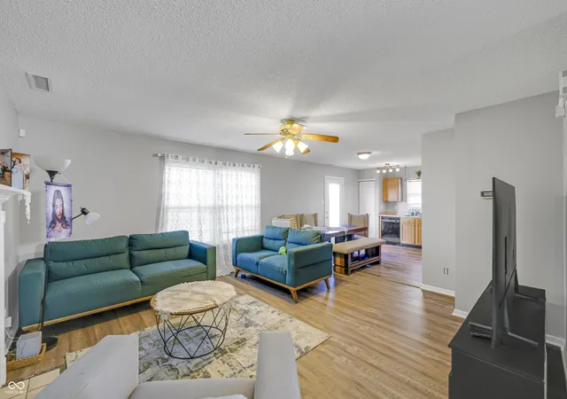 Photo 4 of Single family home for sale at 15085 Fawn Holw Ln, Noblesville, IN 46060 | MLS# 22125565 | Listing updated on 2026-09-11