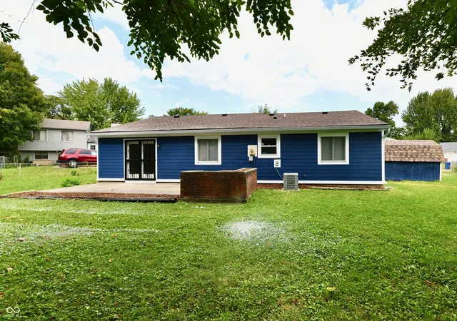 Photo 3 of Sale Pending at 9457 Burrwood Crk, Indianapolis, IN 46235 | MLS# 22125578 | Listing updated on 2026-09-24