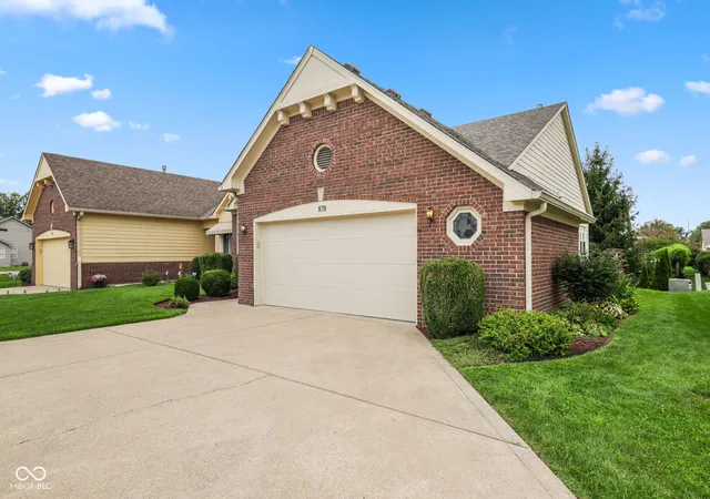 Photo 2 of Sale Pending at 878 Peppermill Run, Greenwood, IN 46143 | MLS# 22125580 | Listing updated on 2026-09-14