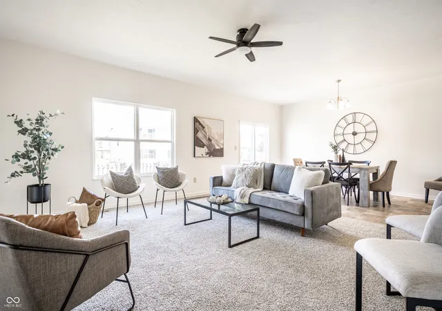 Photo 4 of Single family home for sale at 828 Blue Ash Trl, Greenwood, IN 46143 | MLS# 22125593 | Listing updated on 2026-09-11