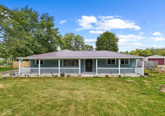 Photo 1 of Single family home for sale at 11826 S Marlin Rd, Indianapolis, IN 46239 | MLS# 22125599 | Listing updated on 2026-10-06