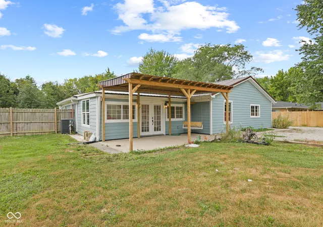 Photo 2 of Single family home for sale at 11826 S Marlin Rd, Indianapolis, IN 46239 | MLS# 22125599 | Listing updated on 2026-10-06