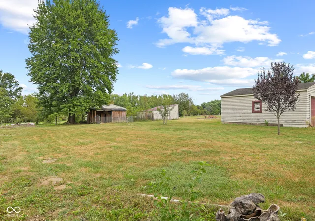 Photo 3 of Single family home for sale at 11826 S Marlin Rd, Indianapolis, IN 46239 | MLS# 22125599 | Listing updated on 2026-10-06