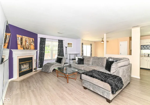 Photo 4 of Sale Pending at 2310 Rostock Ct, Indianapolis, IN 46229 | MLS# 22125605 | Listing updated on 2026-10-25